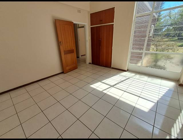 3 BEDROOM FLAT TO LET IN THREE RIVERS